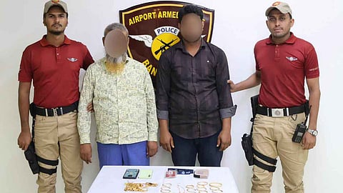 শাহজালালে ৬৫ ভরি স্বর্ণসহ গ্রেপ্তার ২