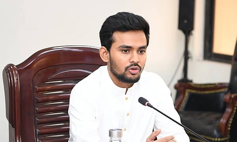 সংস্কারের বিরুদ্ধে গিয়ে অনেকে মুজিববাদী রাজনীতিকে প্রাসঙ্গিক করে তুলছে: আসিফ