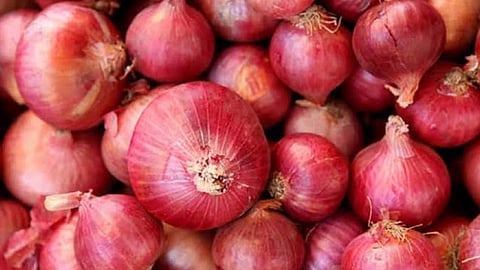 পেঁয়াজের কোনো সংকট নেই: বাণিজ্য উপদেষ্টা