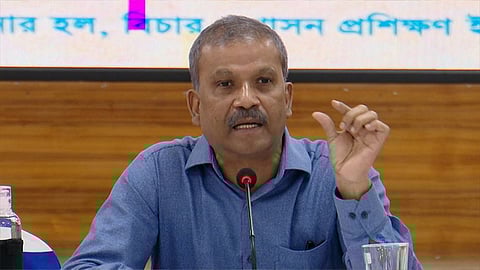 সনদ বাস্তবায়ন নিয়ে ৩-৪ দিনের মধ্যে সিদ্ধান্ত দেবে সরকার: আইন উপদেষ্টা