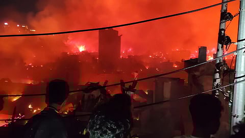 কড়াইল বস্তিতে ভয়াবহ আগুন, নিয়ন্ত্রণে ফায়ার সার্ভিসের ১৬ ইউনিট