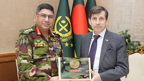 সেনাপ্রধানের সঙ্গে ফরাসি রাষ্ট্রদূতের সাক্ষাৎ