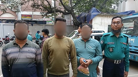 দুইটি চোরাই মোটরসাইকেলসহ আন্তঃজেলা মোটরসাইকেল চোর চক্রের তিন সদস্যকে গ্রেফতার