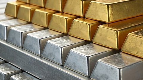 বিশ্ববাজারে লাফিয়ে বাড়ছে স্বর্ণের দাম, রেকর্ড গড়ছে রুপা