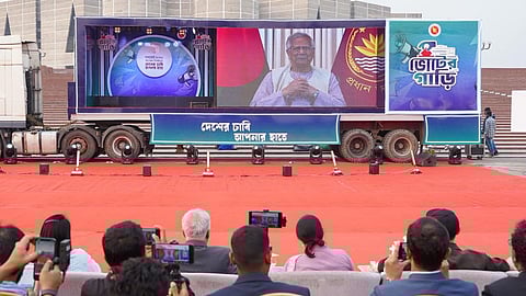 যাত্রা শুরু করলো ভোটের গাড়ি ‘সুপার ক্যারাভান’