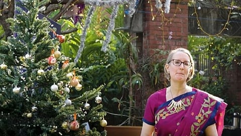 টাঙ্গাইলের শাড়ি পরে ব্রিটিশ হাইকমিশনারের বড়দিন উদযাপন