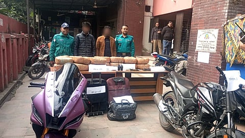 ৪০ কেজি গাঁজা, ইয়াবা, নগদ ১ লক্ষাধিক টাকা ও মোটরসাইকেলসহ ০২ মাদক কারবারি গ্রেফতার