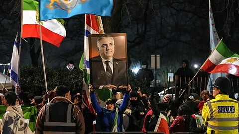 ওয়াশিংটন হস্তক্ষেপ করলে মার্কিন সামরিক ও বাণিজ্যিক ঘাঁটি 'বৈধ লক্ষ্যবস্তু' হবে বলে সতর্ক করেছে ইরান