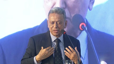 বিদেশি বিনিয়োগকারীরা নির্বাচিত সরকারের অপেক্ষায় আছে: আমীর খসরু