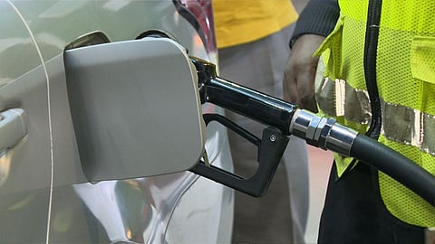 লিটারে ২ টাকা কমলো জ্বালানি তেলের দাম