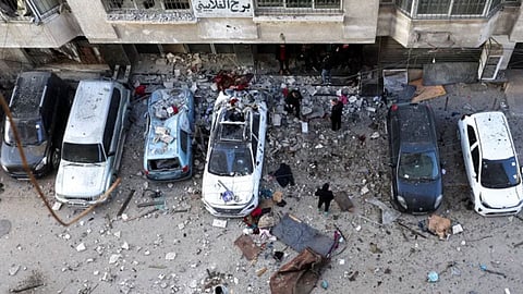 গাজায় ইসরায়েলি বাহিনীর হামলায় ৩২ ফিলিস্তিনি নিহত