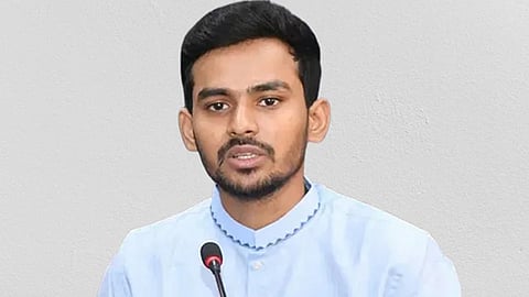 কোনো কোনো রাজনৈতিক দল অস্ত্র মজুত করছে: আসিফ মাহমুদ