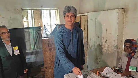 জোনায়েদ সাকির ভূমিধস বিজয়