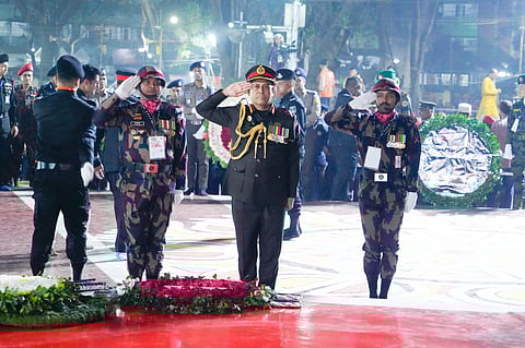 কেন্দ্রীয় শহীদ মিনারে ভাষা শহীদদের প্রতি বিজিবি মহাপরিচালকের শ্রদ্ধা