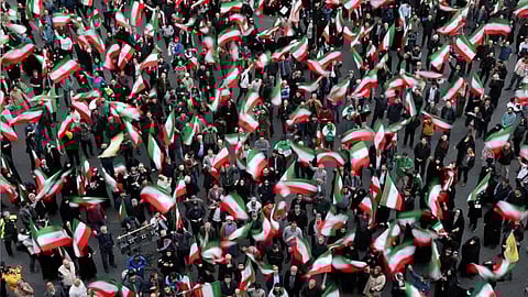 ট্রাম্পের ক্ষমতা দখলের আহ্বানকে বৃদ্ধাঙ্গুলি দেখালেন ইরানিরা