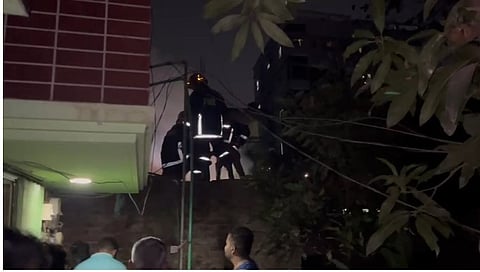 কেরানীগঞ্জের উত্তর পাড়া কানা পুকুরের সামনে ভয়াবহ অগ্নিকাণ্ড