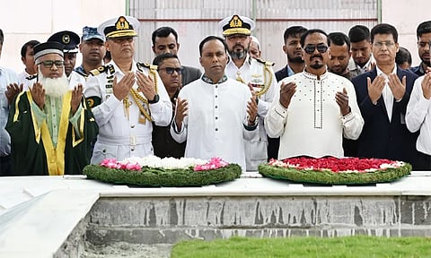 জিয়াউর রহমান এবং বেগম খালেদা জিয়ার সমাধিতে স্পিকার ও ডেপুটি স্পিকারের শ্রদ্ধা