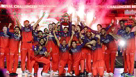 আইপিএলে রেকর্ড দামে বিক্রি হলো কোহলির আরসিবি