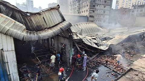 কদমতলীতে গ্যাসলাইটার কারখানায় আগুন: ৫ মরদেহ উদ্ধার