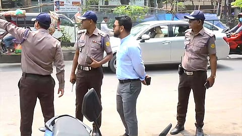 রাজধানী জুড়ে ফুটপাত-সড়কে উচ্ছেদ অভিযানে ডিএমপি