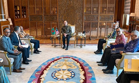 মালয়েশিয়ার প্রধানমন্ত্রীর সঙ্গে বৈঠক : শ্রমবাজার খোলা, স্বচ্ছ প্রক্রিয়া ও ব্যয় কমাতে সম্মতি