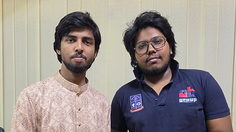 থানার ভেতরে ডাকসু নেতা মোসাদ্দিক ও জুবায়েরের ওপর ছাত্রদলের হামলা