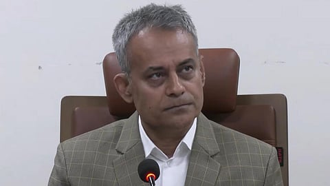 ঢাকা-চট্টগ্রামে বাস ভাড়া প্রতি কিলোমিটারে ১১ পয়সা বৃদ্ধি: সড়কমন্ত্রী