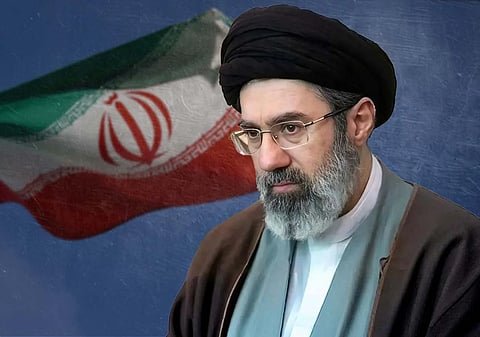 শারীরিক আঘাত নাকি কৌশল—কীভাবে অজ্ঞাত স্থানে থেকেই দেশ চালাচ্ছেন মোজতবা খামেনি