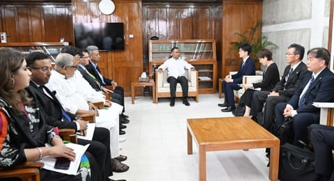 প্রধানমন্ত্রীর সঙ্গে জাপান সরকারের উচ্চপর্যায়ের প্রতিনিধি দলের সাক্ষাৎ