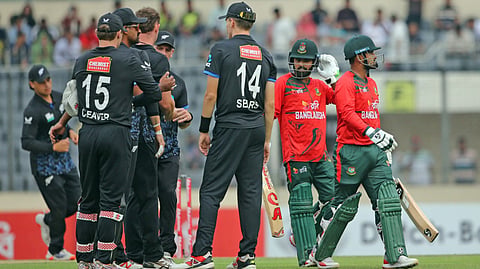 ব্যাটিং ব্যর্থতায় একশ ছুঁয়েই থামল টাইগাররা