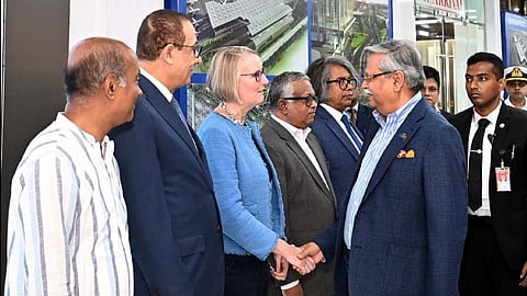 চিকিৎসার জন্য যুক্তরাজ্য গেলেন রাষ্ট্রপতি