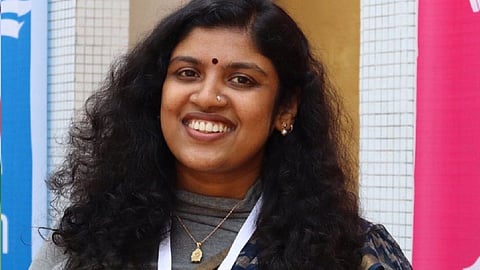 'വാഴക്കുല'യിൽ നോട്ടപിശകു മാത്രം; ചിന്തയുടെ പ്രബന്ധത്തിൽ വീഴ്ച്ചയില്ല;  കേരള വിസിക്ക് വിശദീകരണം നൽകി ഗൈഡ്