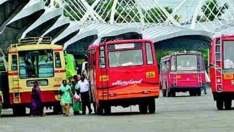 വളയത്തിൽ പിടിമുറുകുന്നു; 'മത്സരയോട്ടം' തടയാന് ഇനി വാട്സാപ്പ് നമ്പറും മേൽനോട്ട ഉദ്യോഗസ്ഥരും