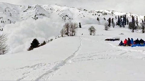 കാശ്മീരിൽ മഞ്ഞു വീഴ്ച്ച; 2 വിദേശ പൗരന്മാർ മരിച്ചു