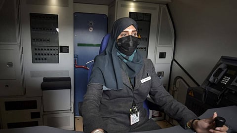 അതിവേഗട്രെയ്ന് നിയന്ത്രിച്ച് 34 വനിതകള് : സൗദിയിലെ വനിതാ ട്രെയ്ന് ഡ്രൈവര്മാര് ചരിത്രമാകുന്നു