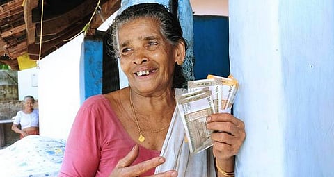 സംസ്ഥാനത്ത് ക്ഷേമപെൻഷൻ വിതരണം ഇന്നു മുതൽ