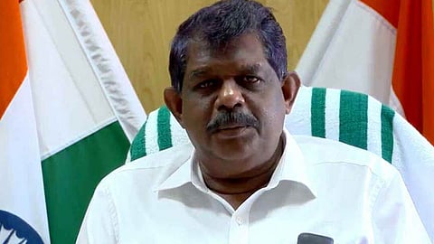 ബസിനുള്ളിലും ഇനി മുതൽ ക്യാമറ; ഈ മാസം 28 ഓടെ എല്ലാ ബസിലും ക്യാമറ ഘടിപ്പിക്കണമെന്ന് ഗതാഗതമന്ത്രി