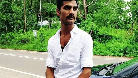 കാപ്പാ കേസ് പ്രതിയെ നടുറോഡിൽ കുത്തിക്കൊന്നു