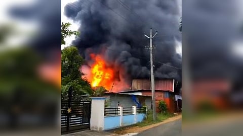 വയലായിൽ മെത്ത ഫാക്റ്ററി തീ പിടിച്ച് നശിച്ച സംഭവം: ഒരു കോടിയിലധികം രൂപയുടെ നാശനഷ്ടം