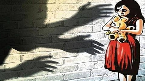 രണ്ടര വയസുകാരിയെ പീഡിപ്പിച്ച പ്രതിക്ക് മരണം വരെ തടവ് ശിക്ഷ വിധിച്ച് പോക്സോ അതിവേഗ കോടതി