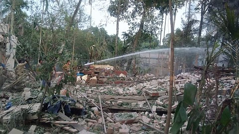 വൻ സ്ഫോടനത്തിൽ നടുങ്ങി വരാപ്പുഴ: പടക്കനിർമാണശാല പ്രവർത്തിച്ചത് അനുമതിയില്ലാതെ