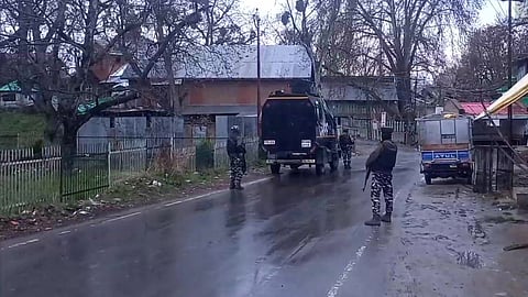 പുൽവാമയിൽ സുരക്ഷാസേനയും തീവ്രവാദികളും തമ്മിൽ ഏറ്റുമുട്ടൽ