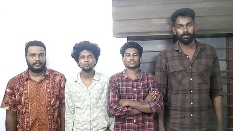 തെരുവ് വിളക്കുകളുടെ ബാറ്ററികൾ മോഷ്ടിച്ചു; 4 പേർ അറസ്റ്റിൽ
