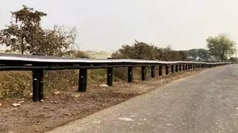 വെറും മുളങ്കമ്പല്ല, ഇതു "ബാഹുബലി' ക്രാഷ് ബാരിയർ