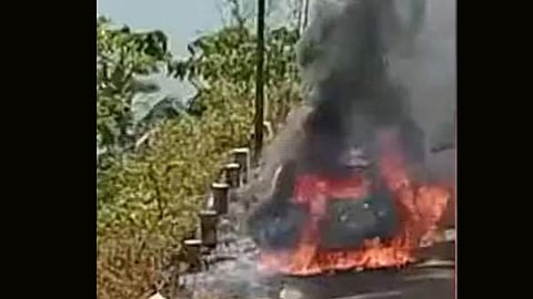 കാസർകോട് ഓടിക്കൊണ്ടിരുന്ന കാറിന് തീപിടിച്ചു; ആളപായമില്ല