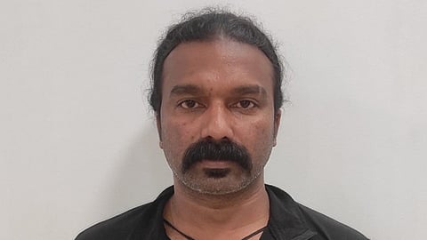 അഭിഭാഷകനെ മർദ്ദിച്ച് സ്വർണ്ണമാലയും മൊബൈൽ ഫോണും കവർന്നു: ഒരാൾ അറസ്റ്റിൽ