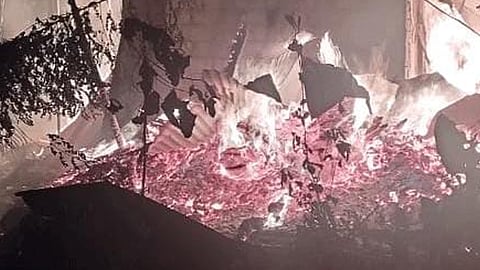 ഈരാറ്റുപേട്ടയിൽ തീപിടുത്തം: ഫർണിച്ചർ ഗോഡൗൺ പൂർണമായും കത്തിനശിച്ചു