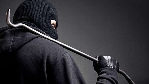 ക്ഷേത്രം കുത്തിതുറന്ന് മോഷണം; പ്രതിക്കായി തെരച്ചിൽ