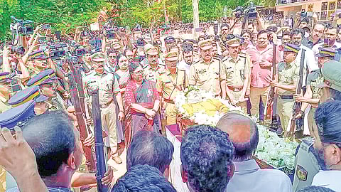 നിറചിരിയുടെ നായകൻ 
നിത്യതയിൽ