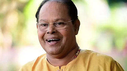 നാട്യങ്ങളില്ലാതെ നാട്ടുകാർക്കിടയിൽ